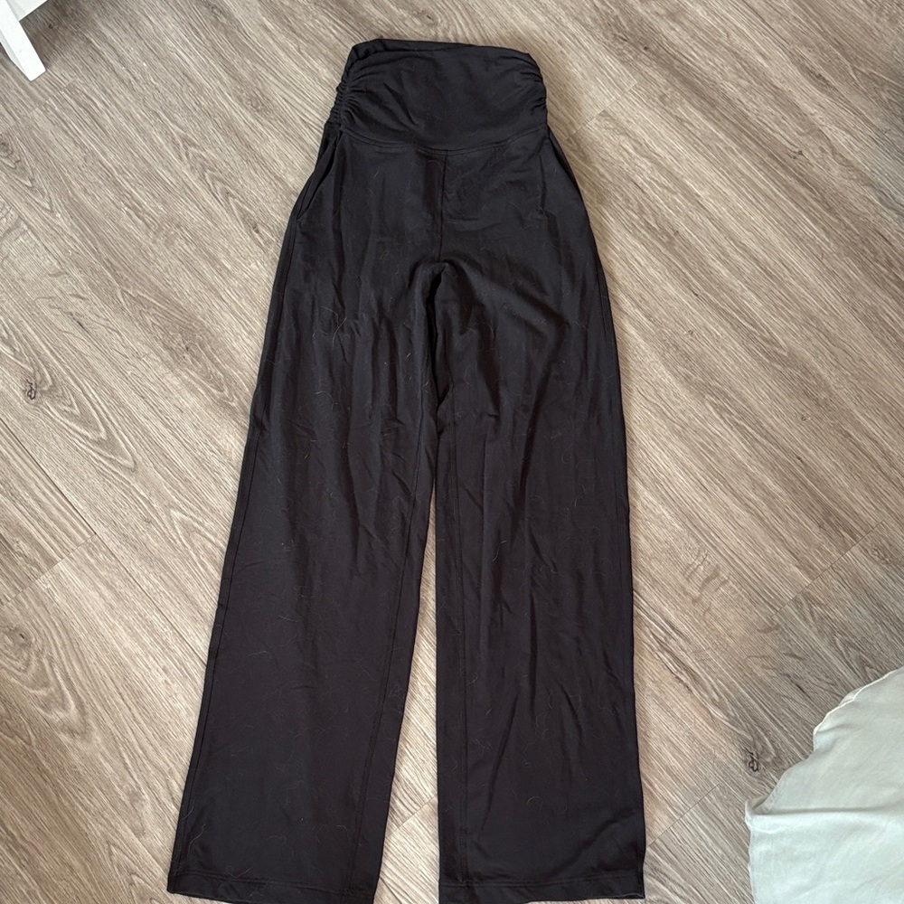 Discontinued super high rise wide leg Lululemon pants - Picture 1 of 2